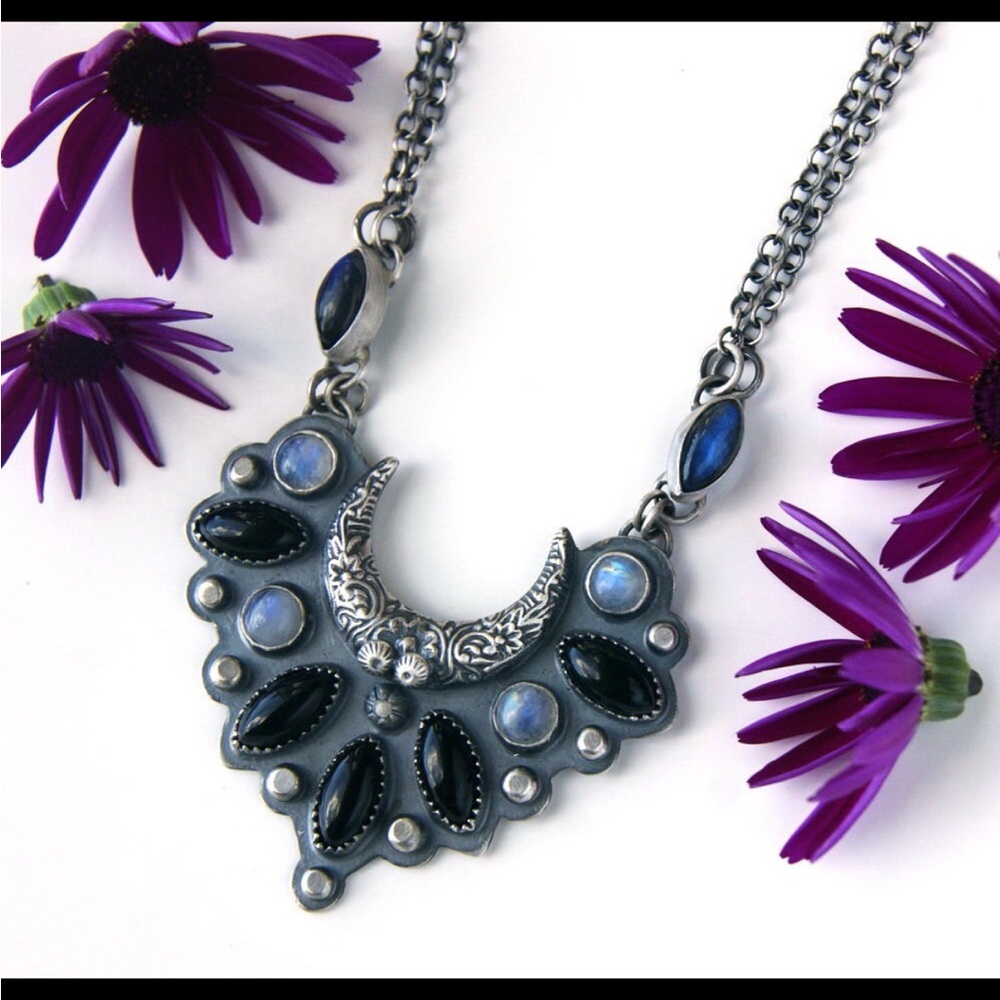 ๐๐ท Elegant Silver, Onyx & Moonstone Necklace - Picture 3 of 5